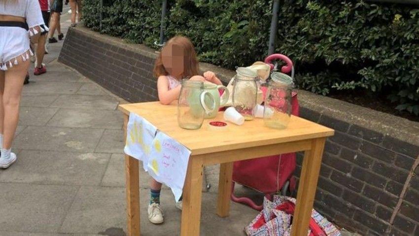 Jual Es Lemon di Pinggir Jalan, Gadis 5 Tahun Didenda Rp 2,6 juta