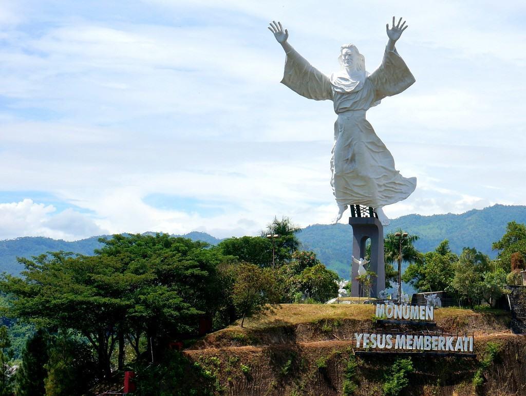 Wajib Dicoba, 6 Cemilan Khas Manado yang Bikin Nagih!
