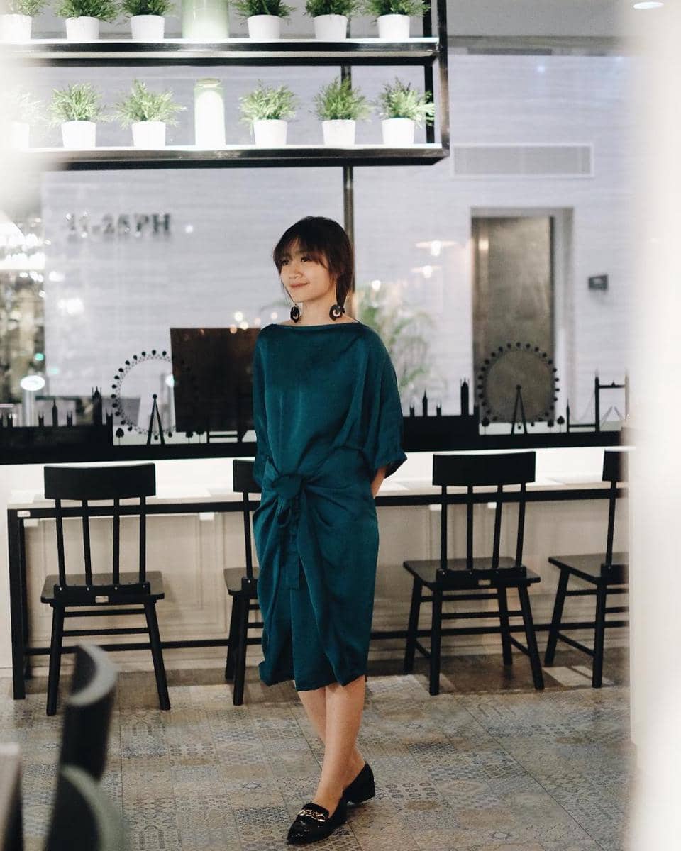 Musim Nikahan, Intip 10 Outfit Kondangan Artis yang Bikin Kamu Cetar