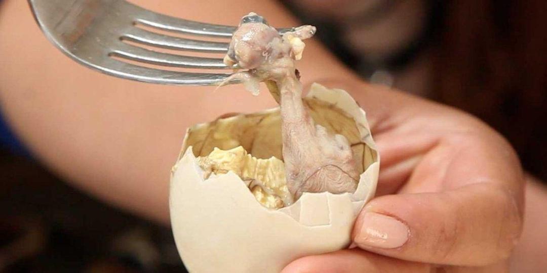 Iyuuhhh, 5 Makanan Aneh Ini Jadi Favorit, Berani Coba?