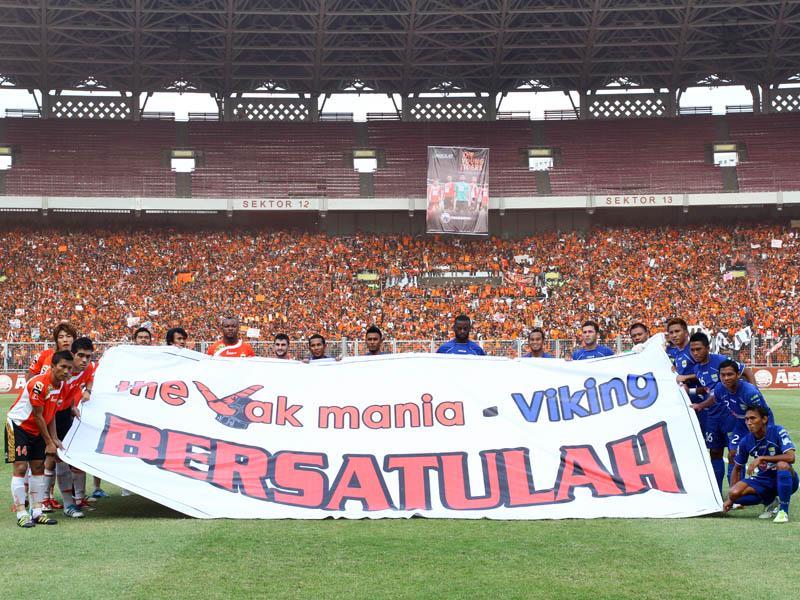 5 Perdamaian Supporter Indonesia Ini Patut Dicontoh
