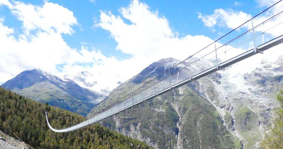 Wow Jembatan Gantung Ini Tertinggi Sedunia, Berani Coba?