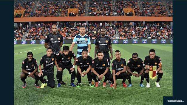 Nyeleneh, Tim Ini Selalu Berpose Unik Sebelum Main