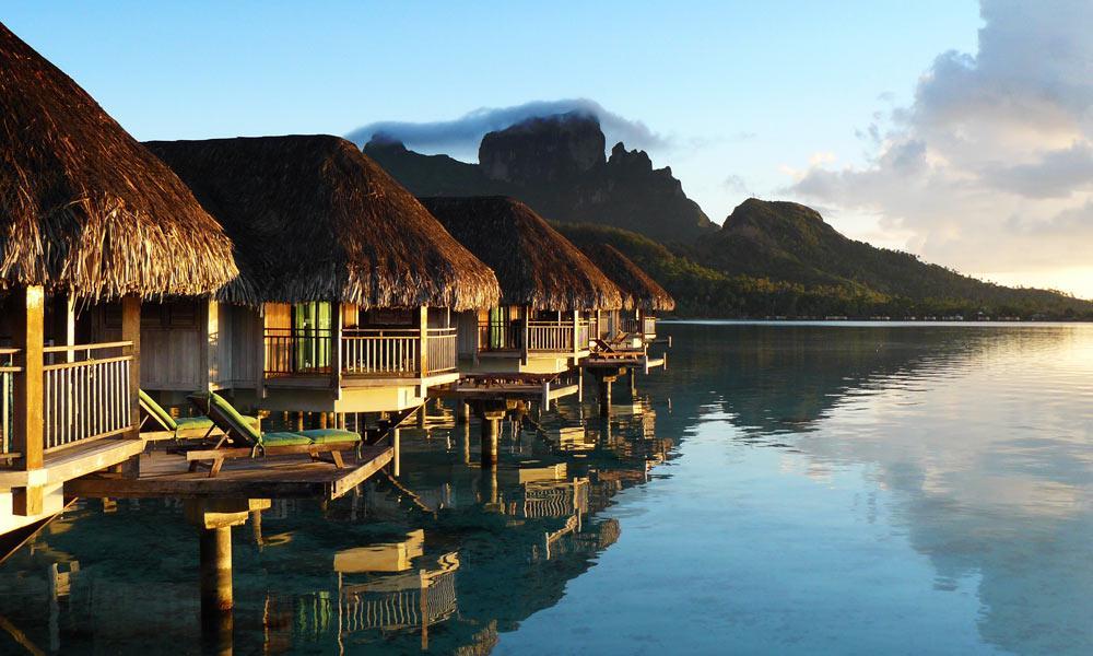 Sensasi Bulan Madu Romantis di Pulau Bora-Bora