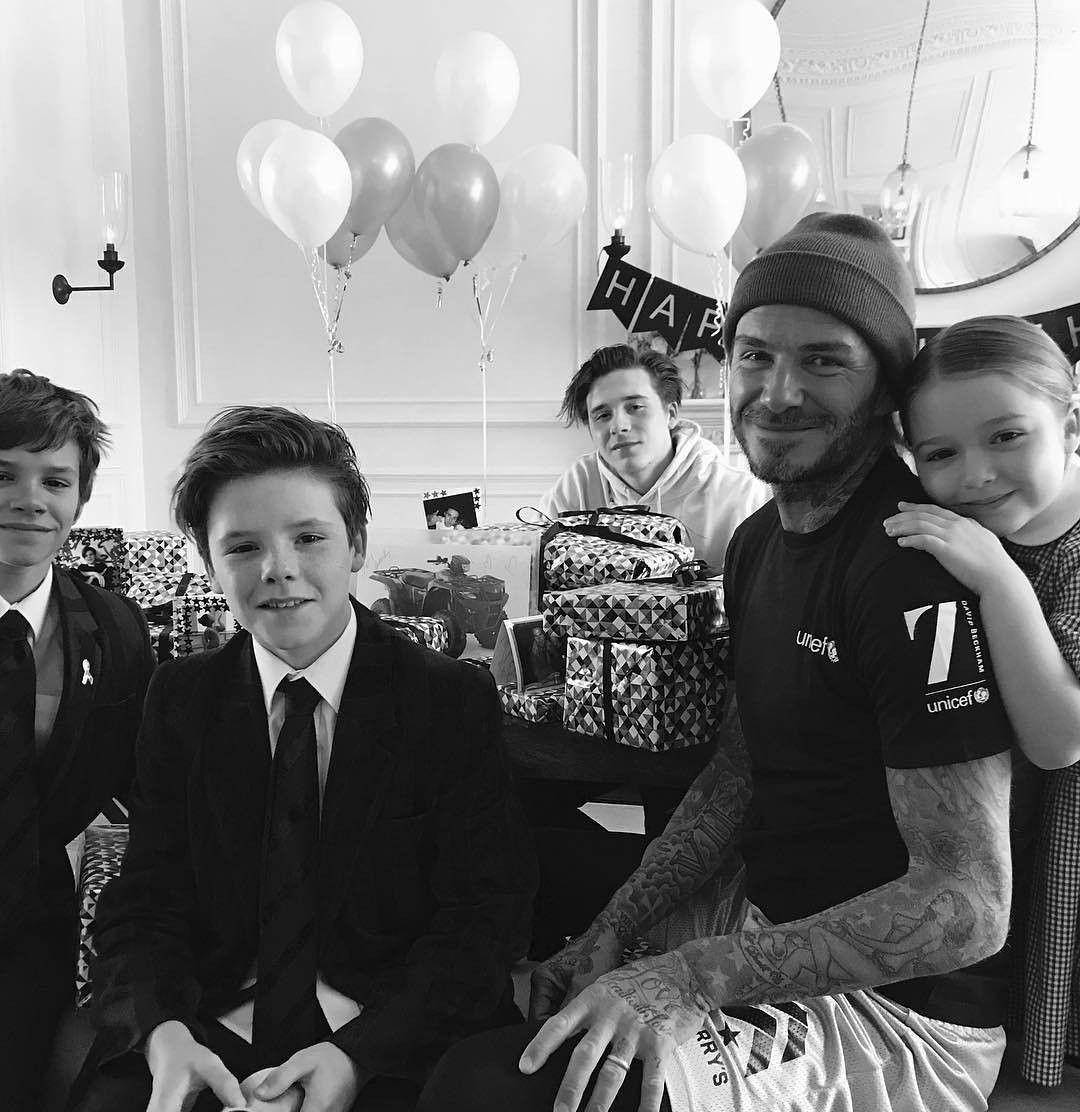 Potret Kedekatan David Beckham dan Anak-Anaknya, Pantas Disebut Hot Daddy