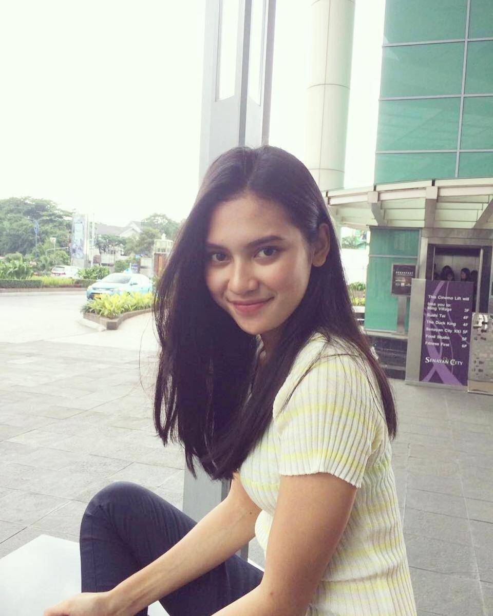 https://www.instagram.com/indahpermatas/