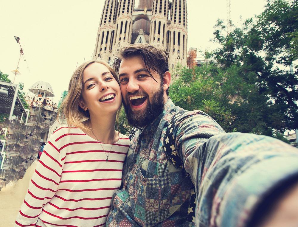 10 Keistimewaan yang Hanya Dimiliki oleh Pasangan LDR, Merasakan Juga?