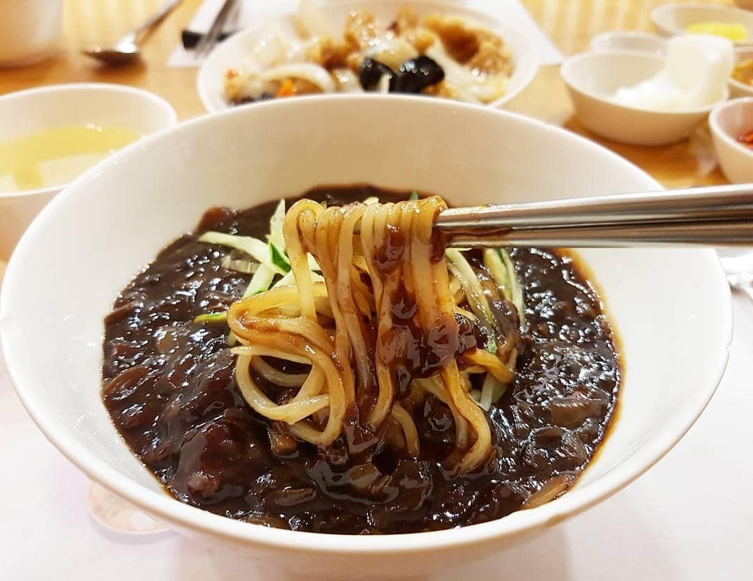 Resep Jajangmyeon, Mi Favorit Artis Korea. Yuk Bikin!