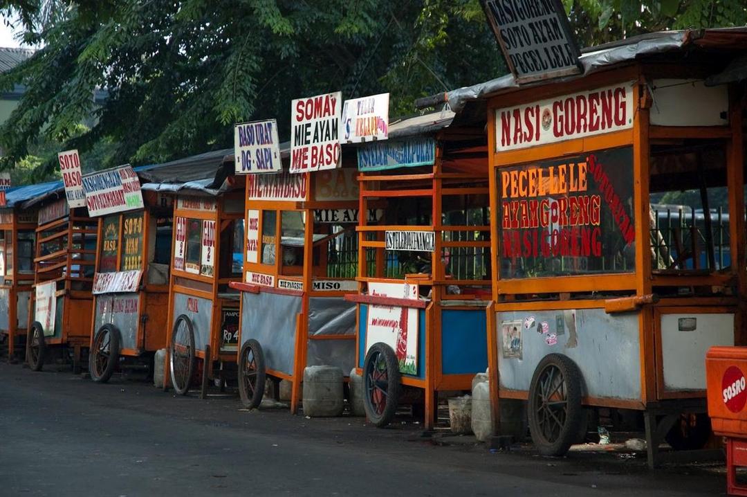 5 Pelajaran Hidup yang Bisa Kita Teladani dari Seorang Pedagang Kaki Lima