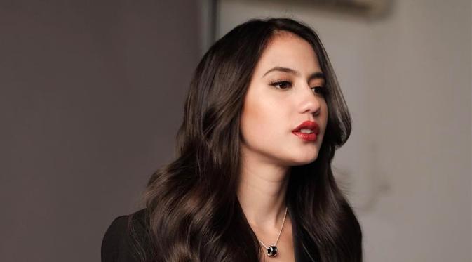 Kriteria Pria Idaman Menurut 5 Artis Indonesia, Kamu Termasuk Gak?