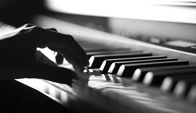 [PUISI] Cinta Dalam Alunan Piano