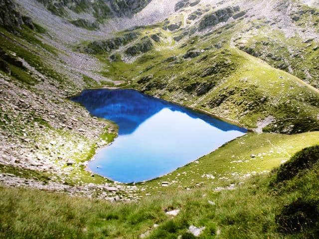 Mau Melamar Pacar? Pergi ke 7 Danau "Cinta" Ini Saja