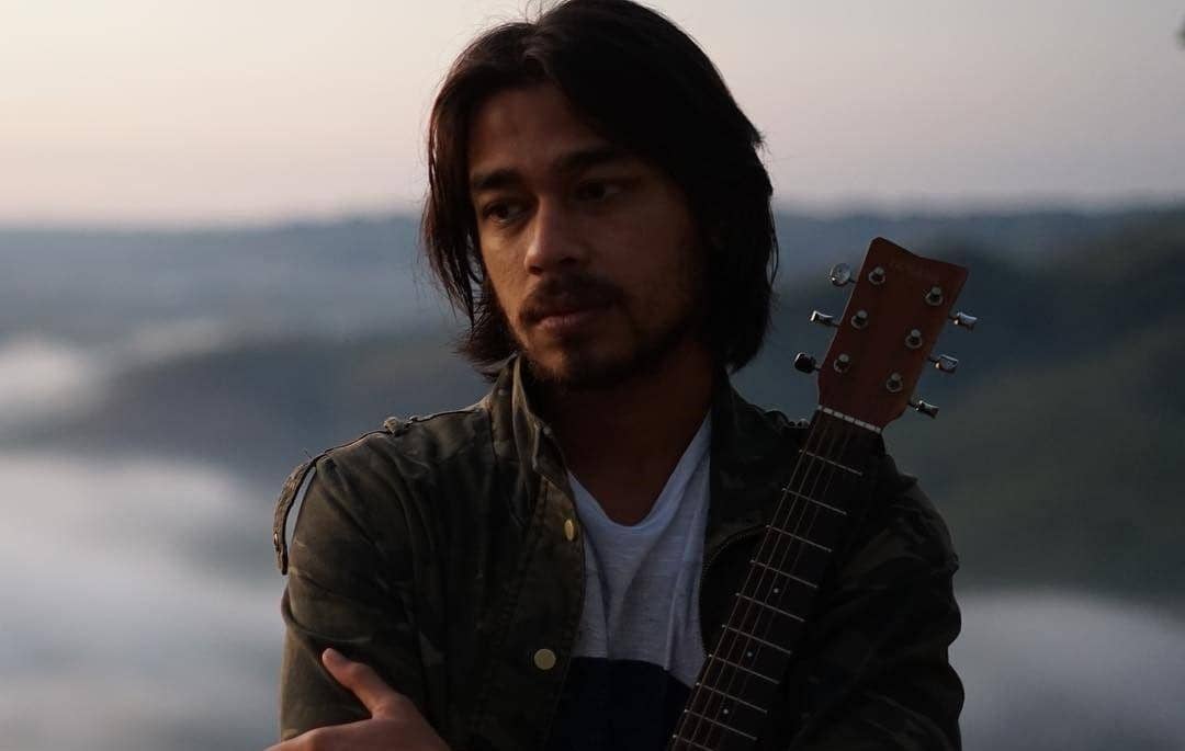 Sudah Terkenal, 8 Artis Indonesia Ternyata Suka Cover Lagu