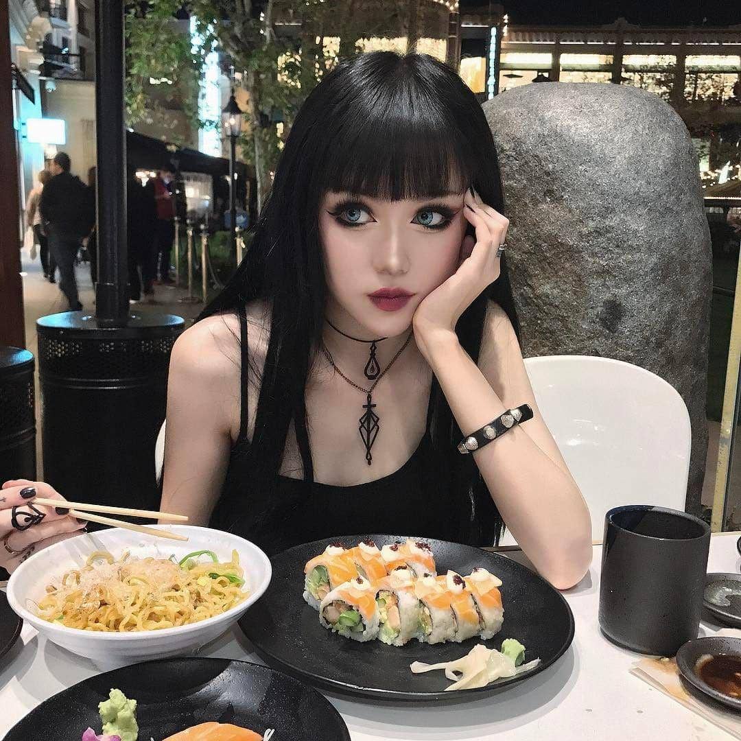 instagram/kinashen