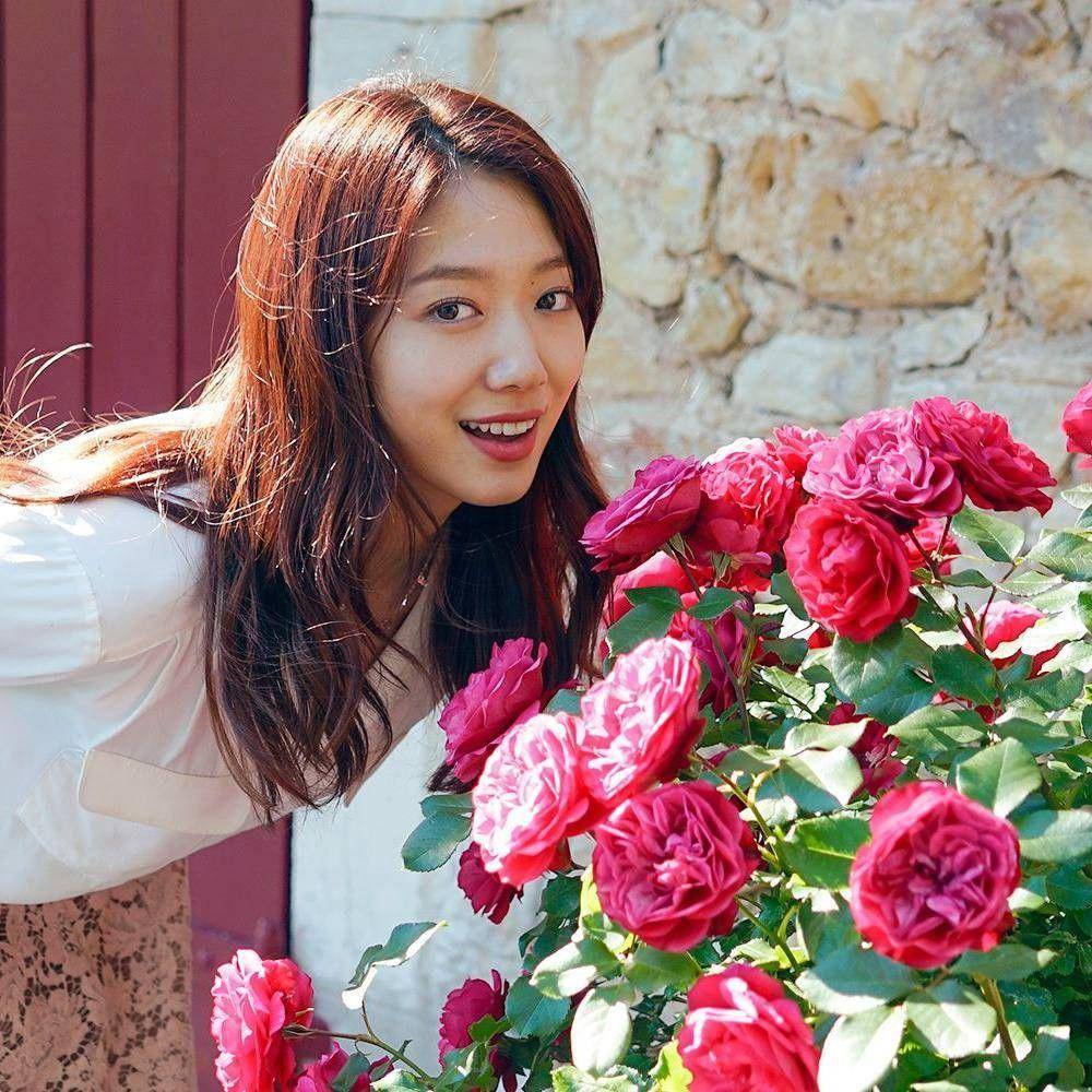 Instagram/park_shinhye