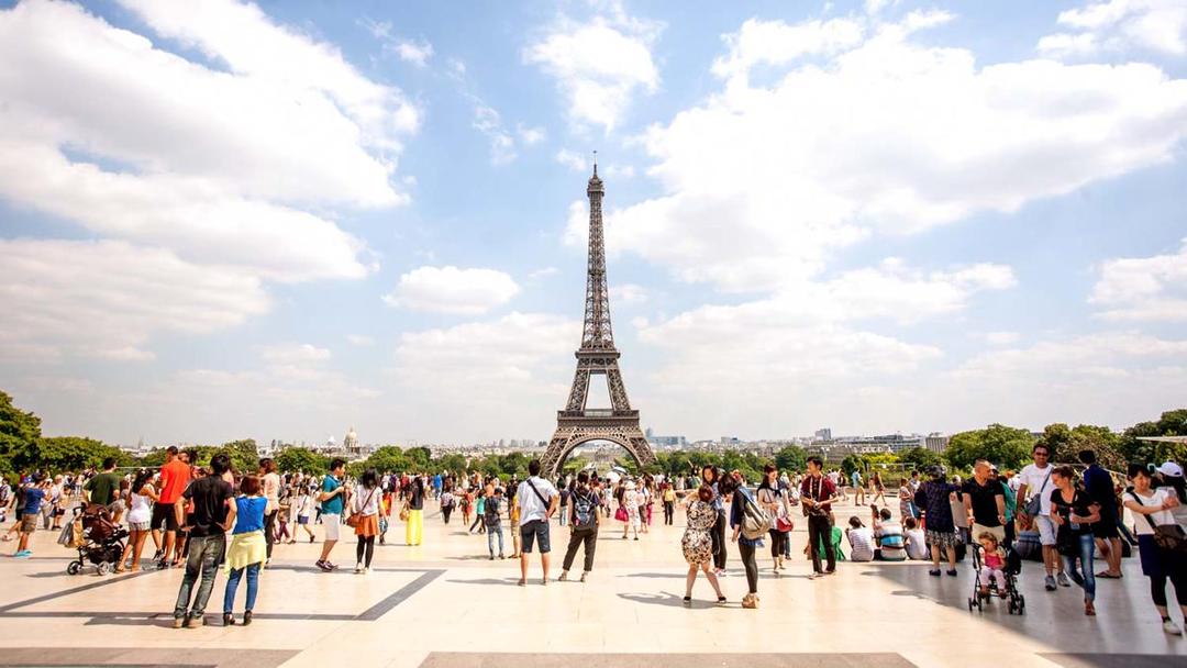 Gak Asik, 5 Hal Ini Sebaiknya Tak Dilakukan Saat Liburan ke Paris