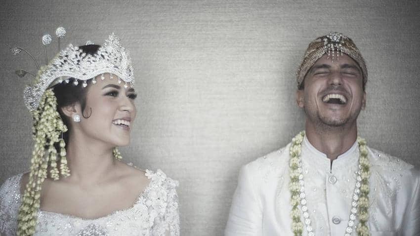 Selain Raisa-Hamish, Pernikahan 9 Artis Ini Juga Hebohkan Jagat Maya