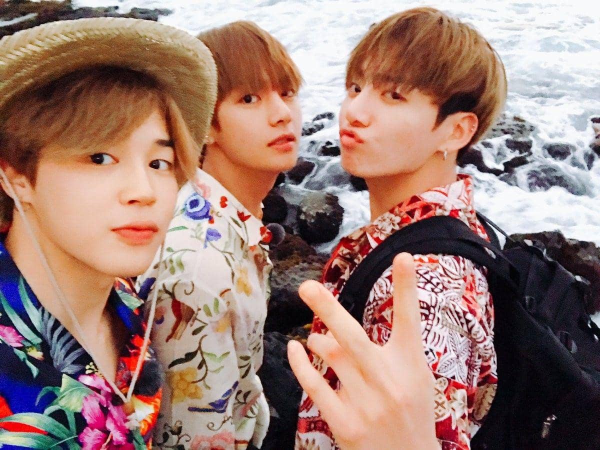 Bosan Tampil Ganteng dan Cantik, Para Idol Kpop Ini Malah Selfie 'Jelek'