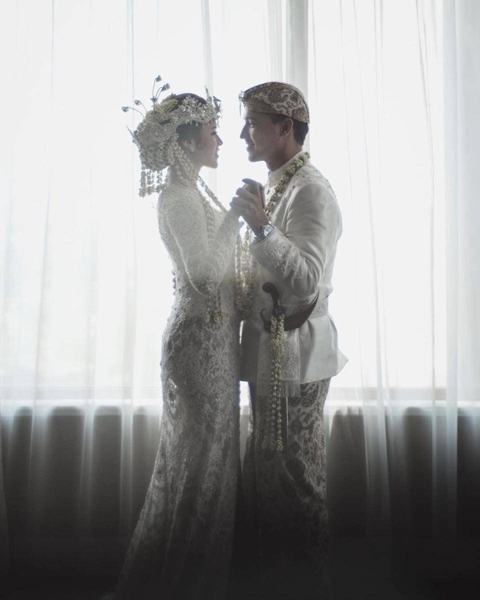 Momen Pernikahan Raisa dan Hamish Daud