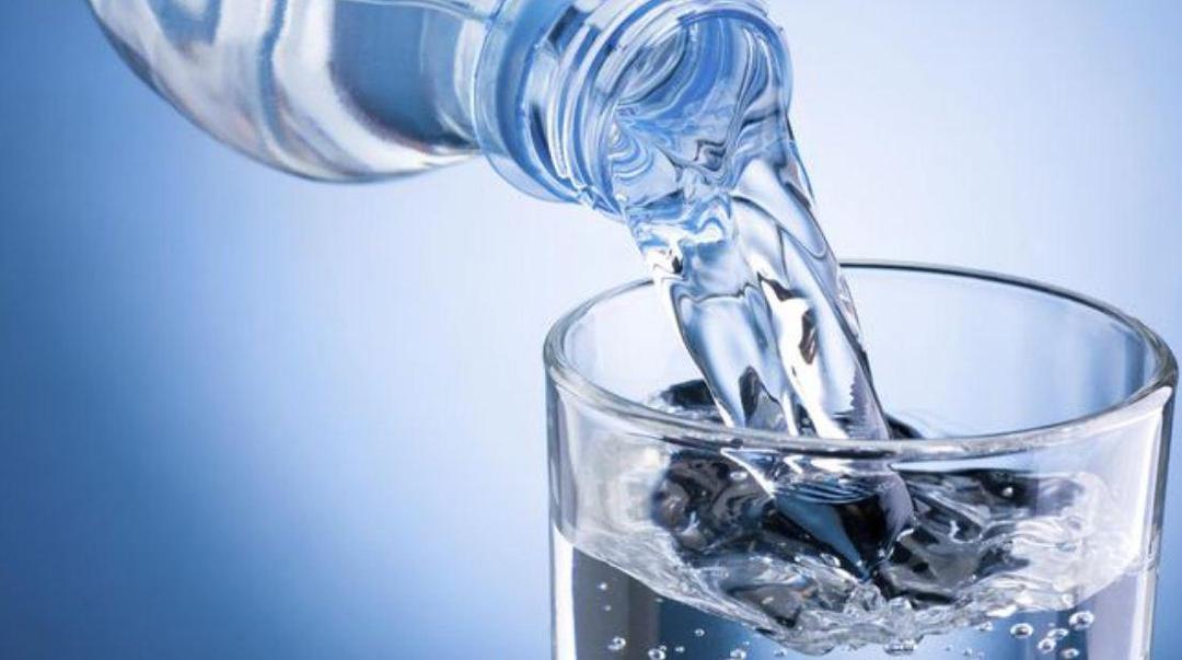 Wow, 7 Merk Kemasan Air Mineral Ini Harganya Bikin Melongo!
