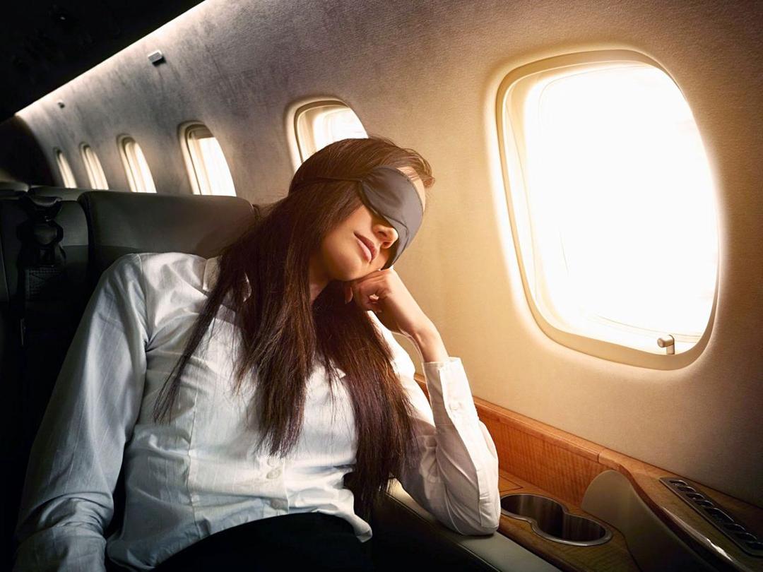 Waduh, Tidur Saat Pesawat Akan Lepas Landas Ternyata Berbahaya, lho!
