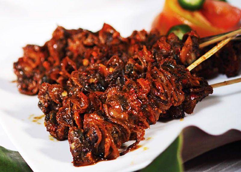 https://upload.wikimedia.org/wikipedia/id/thumb/7/7a/Sate_bekicot.jpg/800px-Sate_bekicot.jpg