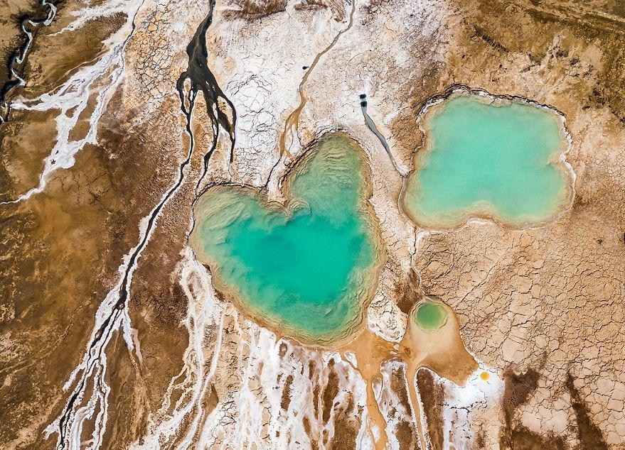Tertangkap Drone, Kolam di Sekitar Laut Mati Ini Mirip Organ Manusia!