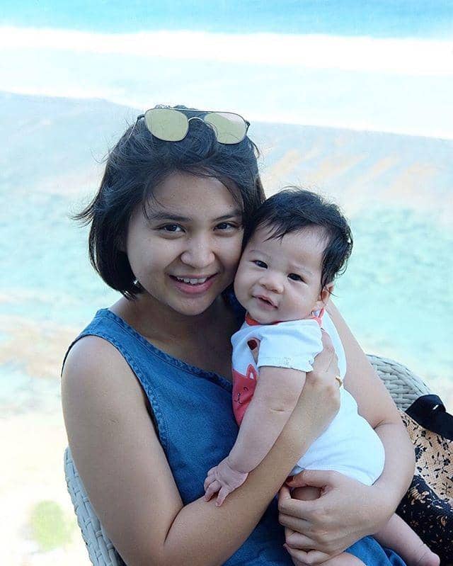 10 Potret Putri Titian Mama Hits Buat Baby Iori, So Sweet!