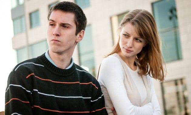 Naksir Cowok Cuek? Begini 7 Cara Mendekatinya