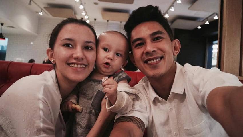 15 Seleb Perempuan Ini Putuskan Nikah di Usia Muda, Mama Gaul!