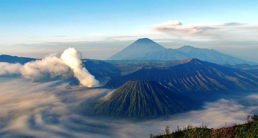 Kamu WAJIB Tahu! 4 Tingkatan Status Gunung Berapi Sebelum Erupsi