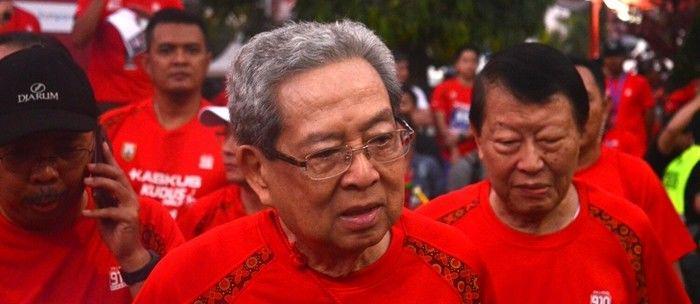 Sudah Berusia 77 Tahun, Orang Terkaya Indonesia Ini Masih Kuat Lari Marathon