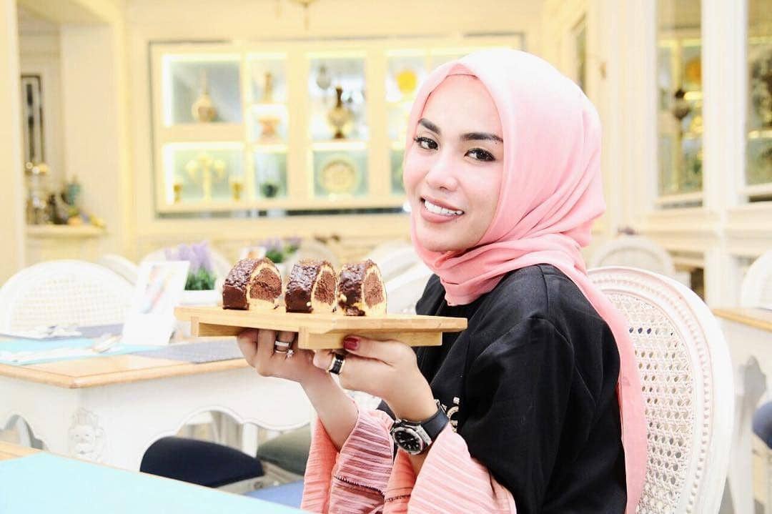 instagram.com/medinazein