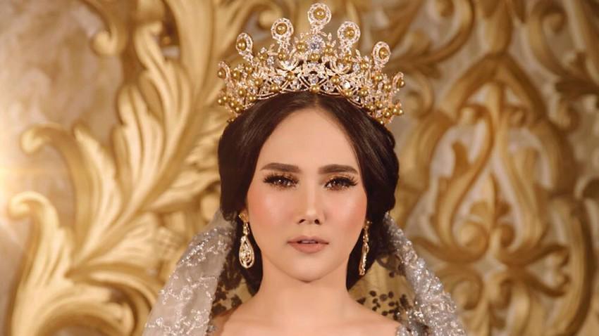 5 Artis Cantik yang Memilih untuk Menikah Siri