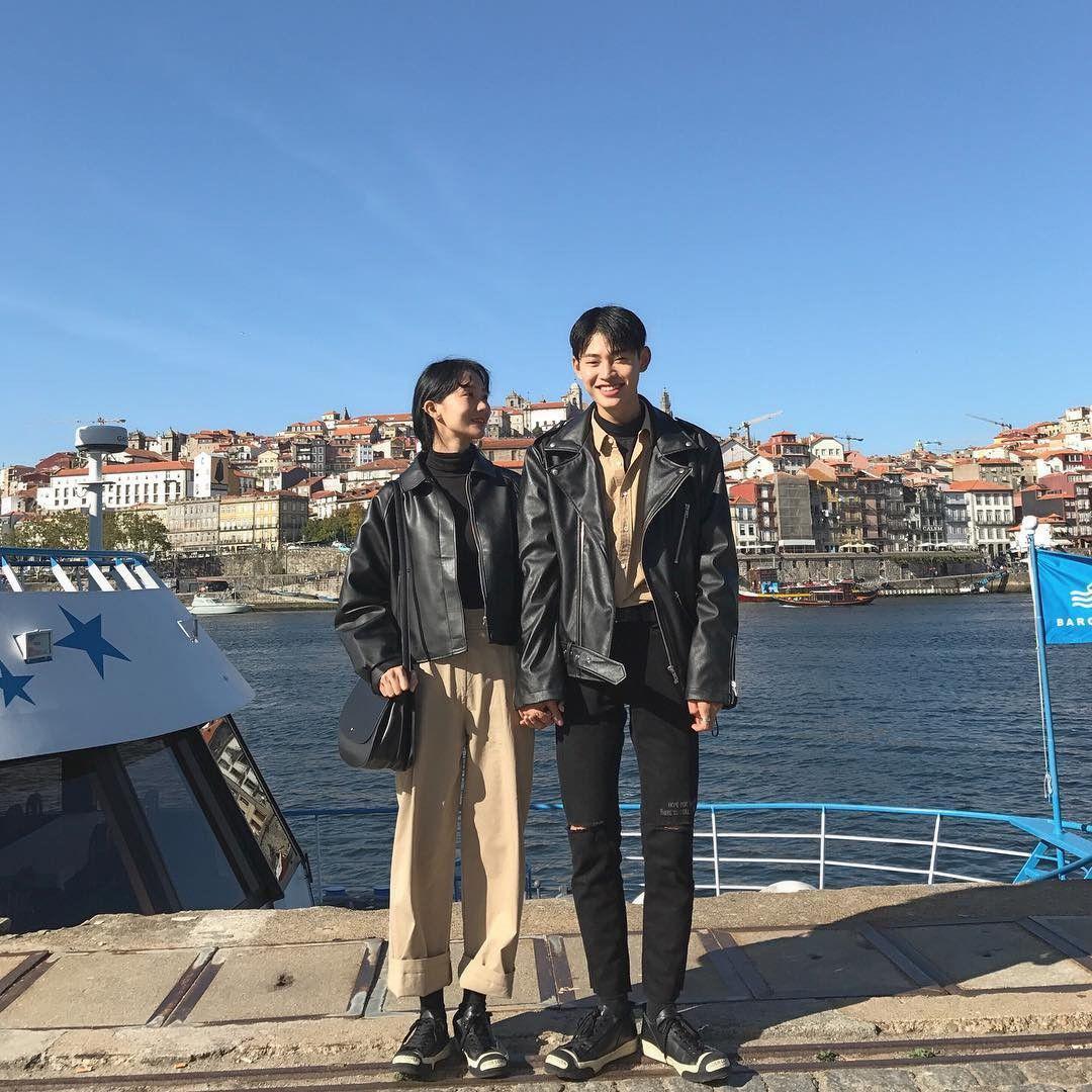 Inspirasi Baju Couple a la Pasangan Korea Selatan, Berani Tiru?