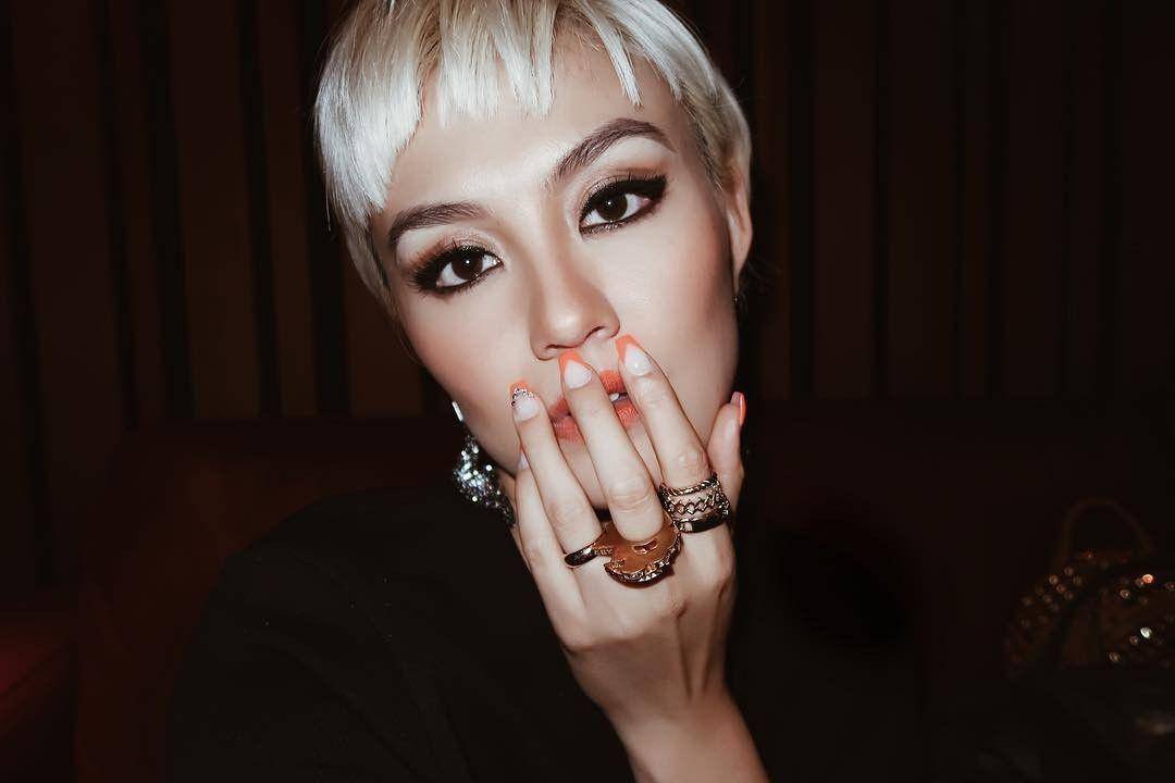 instagram.com/agnezmo