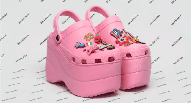 Hits Abis, Ini Sepatu Crocs Versi Hak Tinggi ala Balenciaga