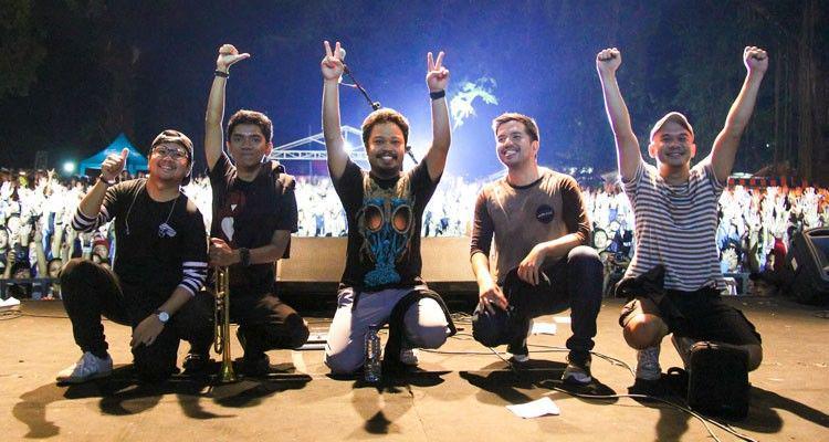 5 Alasan Kamu Harus Suka Payung Teduh
