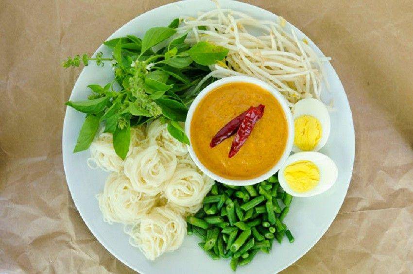 http://www.rachelcooksthai.com