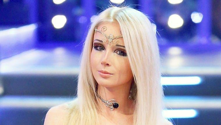 5 Video Tutorial Makeup ala Barbie Valeria, Berani Tampil Beda?