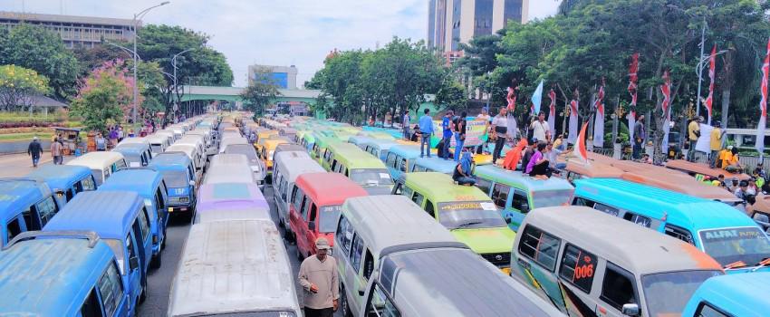 [COMMENT OF THE WEEK] Netizen Tegaskan Pentingnya Transportasi Online