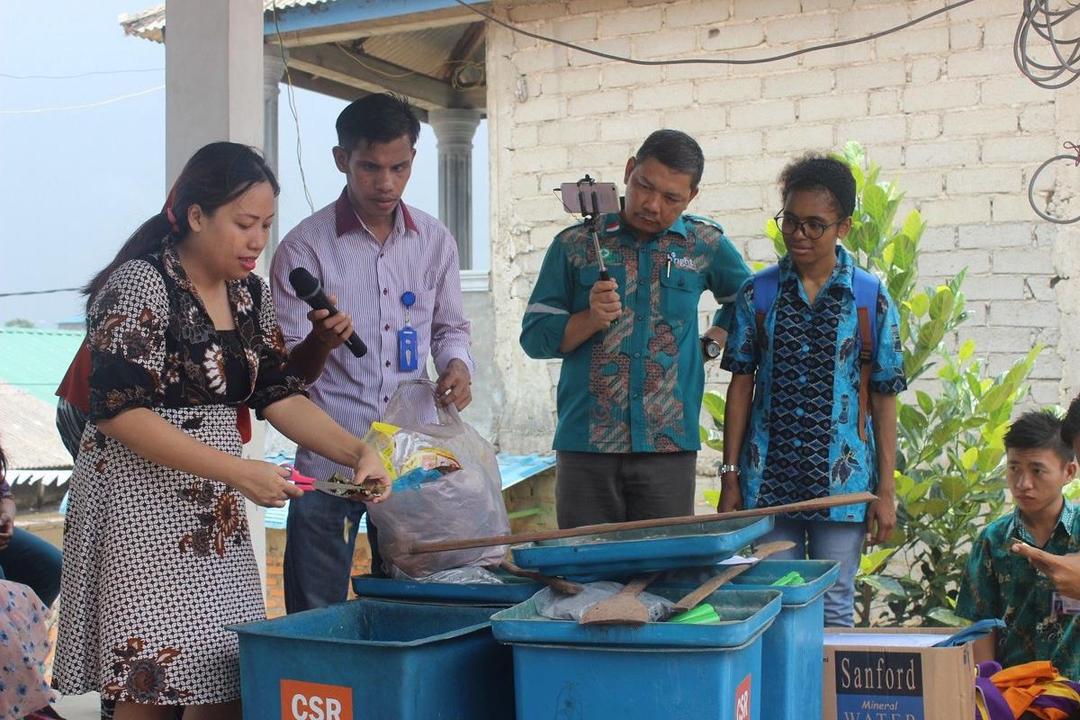 PLN Batam Ajarkan Masyarakat Peduli Lingkungan Melalui Komposter
