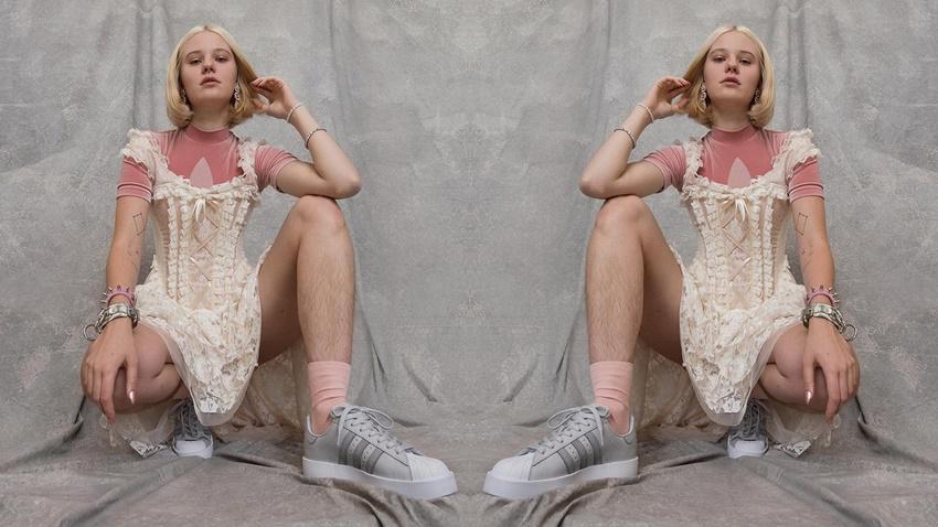Perlihatkan Bulu Kaki, Model Swedia Diancam Akan Diperkosa