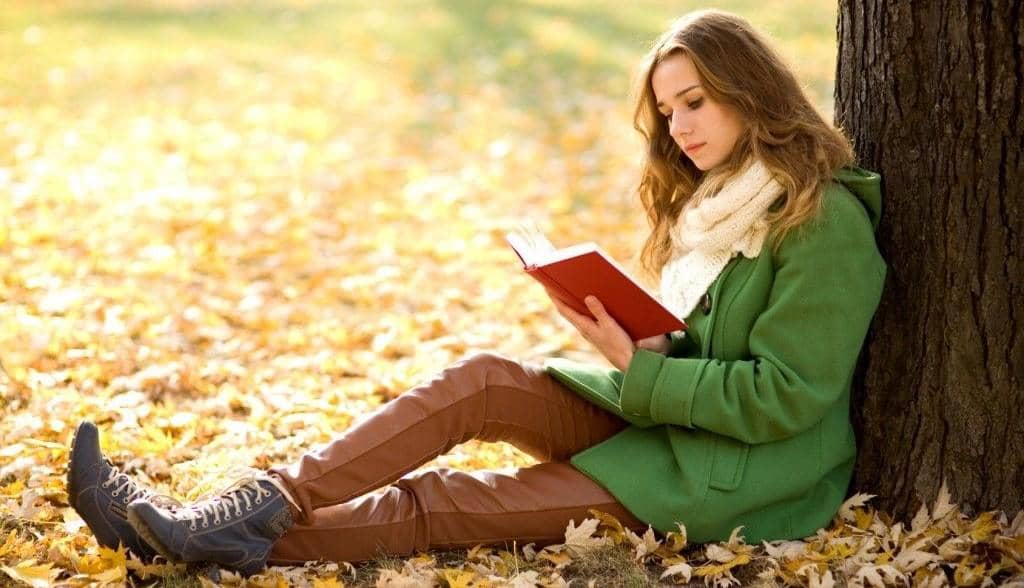 Kamu Banget! 5 Karakter Cewek Berdasarkan Bacaan Favoritnya