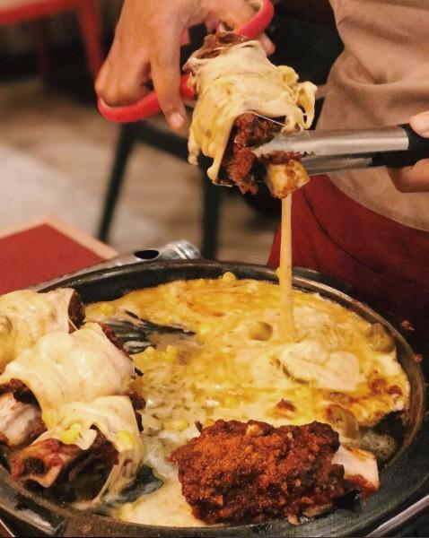 6 Tempat Makan Ini Jadi Surganya Keju di Jakarta!