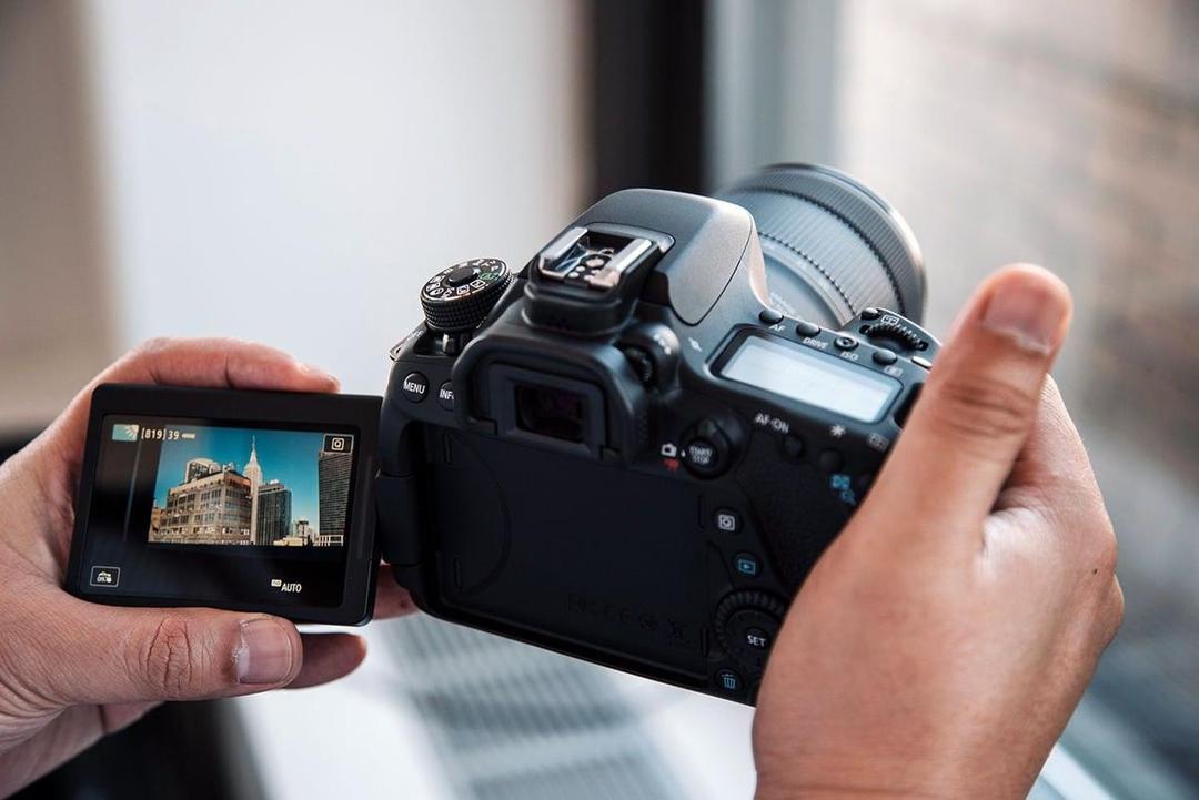 5 Rekomendasi Kamera DSLR Terbaik Untuk Nge-vlog