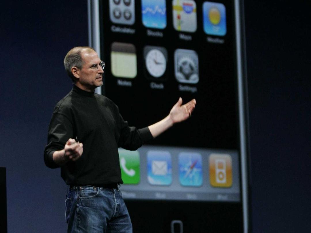 Transformasi iPhone, Satu-satunya Ponsel yang Bikin Orang Antri Beli