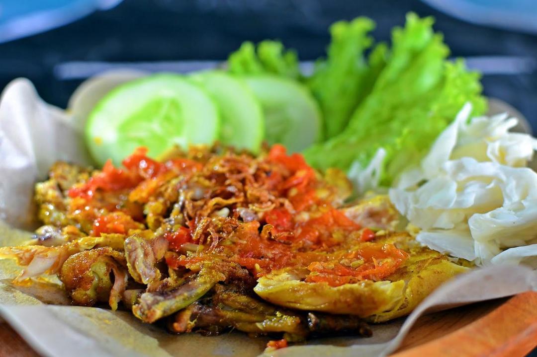 Awas, Pedasnya 7 Ayam Geprek di Bandung Ini Bikin Lidahmu Terbakar