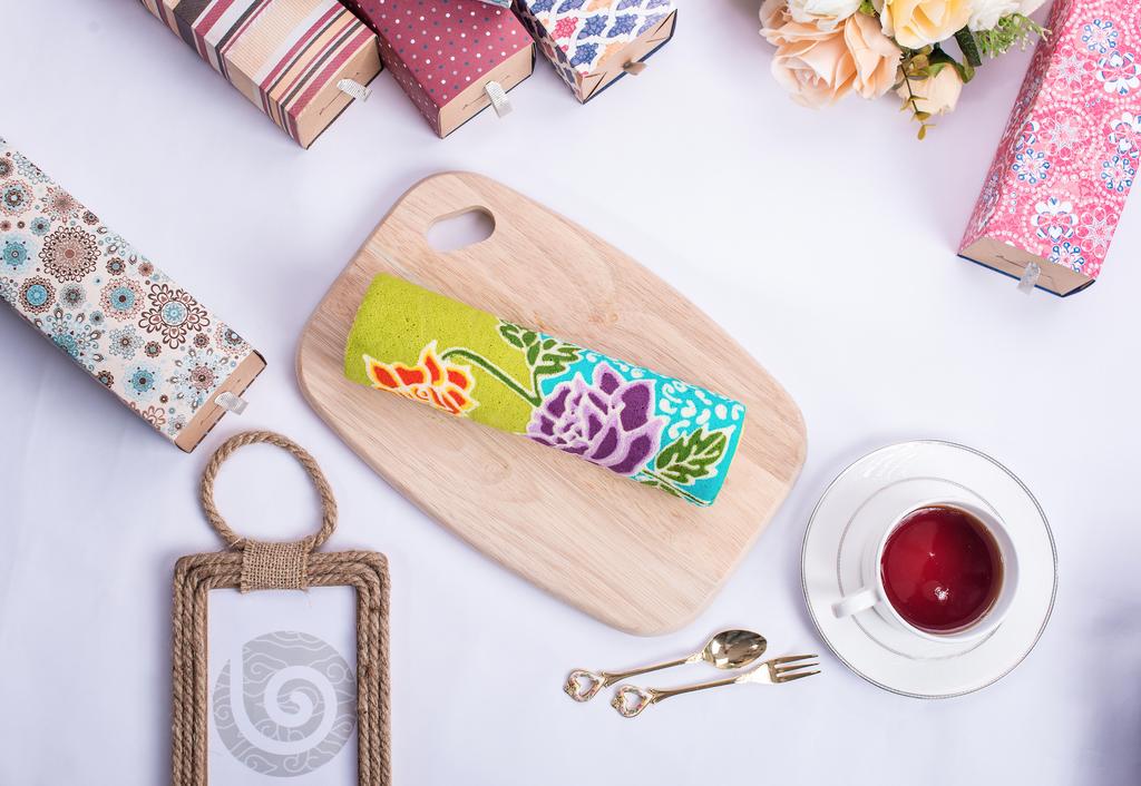Bolu Gulung Batik Sukses Besar di Singapura, Bagaimana di Indonesia?