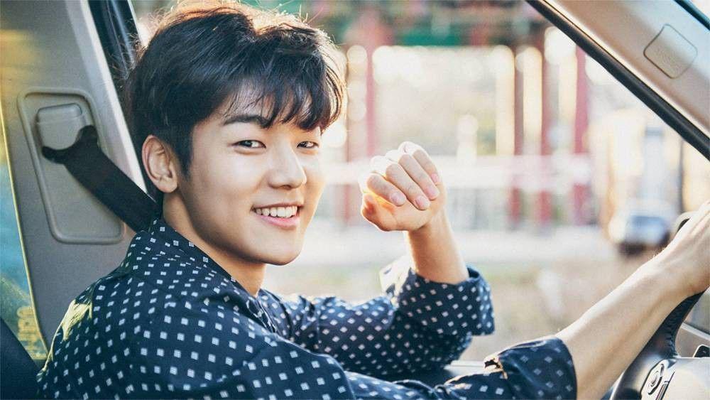 6 Potret Dokter Ganteng di Hospital Ship, Bikin Baper Deh!